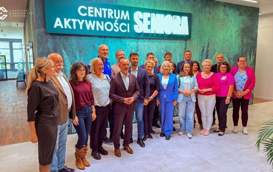 Zdjęcie do Samorządowcy z wojew&oacute;dztwa świętokrzyskiego z wizytą w CAS